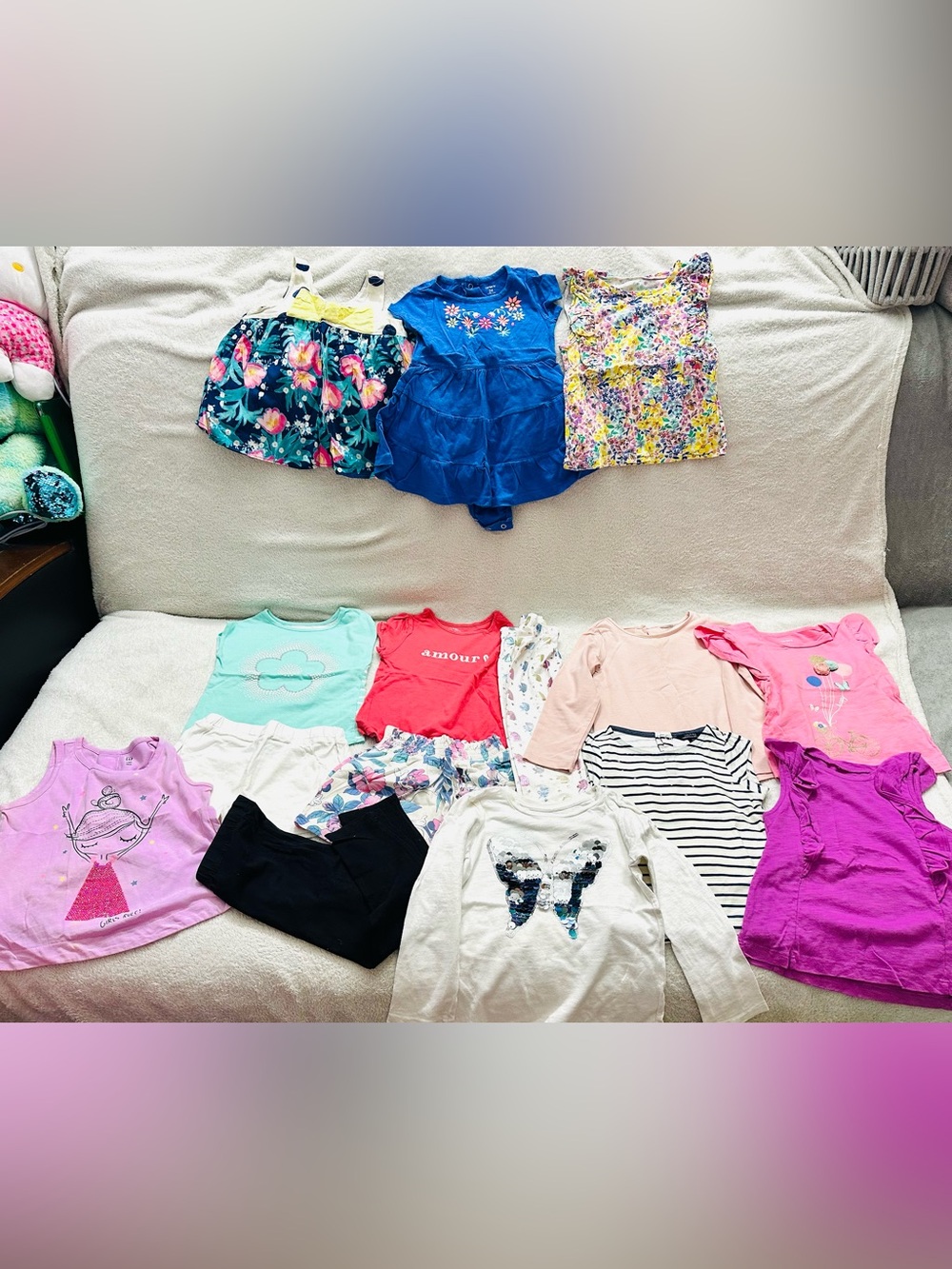 Girls Huge Lot Clothes size 2/3T Month Zara,Gap,Disney Excellent Condition